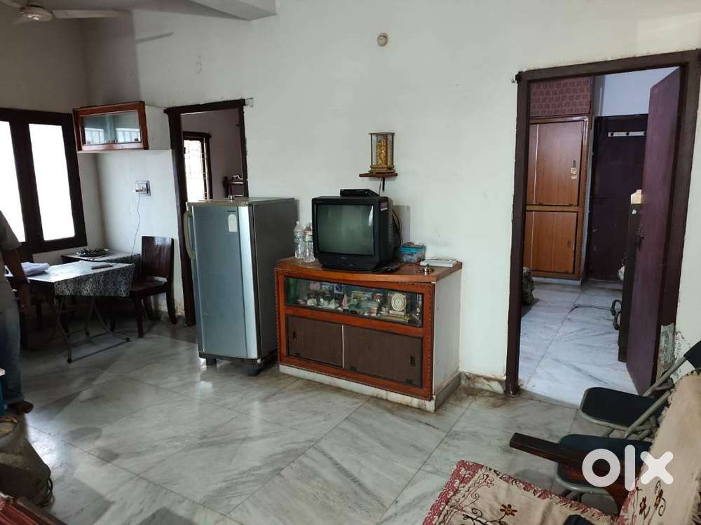 2 BHK PRIME LOCATION PERUGU CHETTU