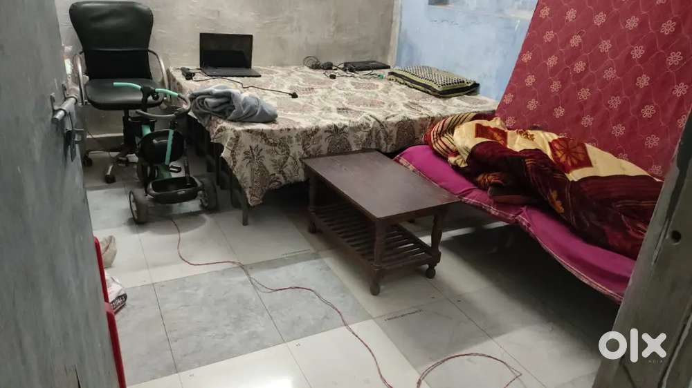 Room@2000 main india gate chauraha tonk road jaipur