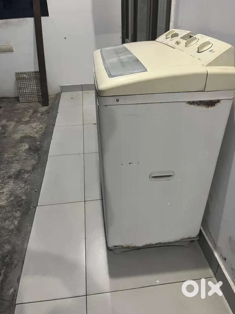 lLG WASHING MACHINE