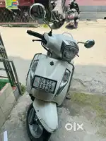 Scoty in new condition white colour…smoth  running
