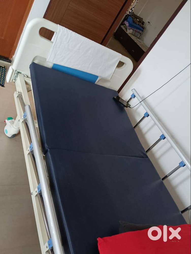 Electric hospital bed