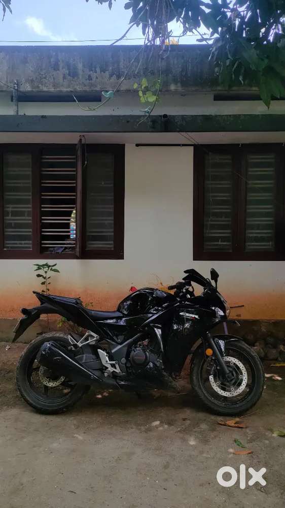 2015 Model CBR 250 R
