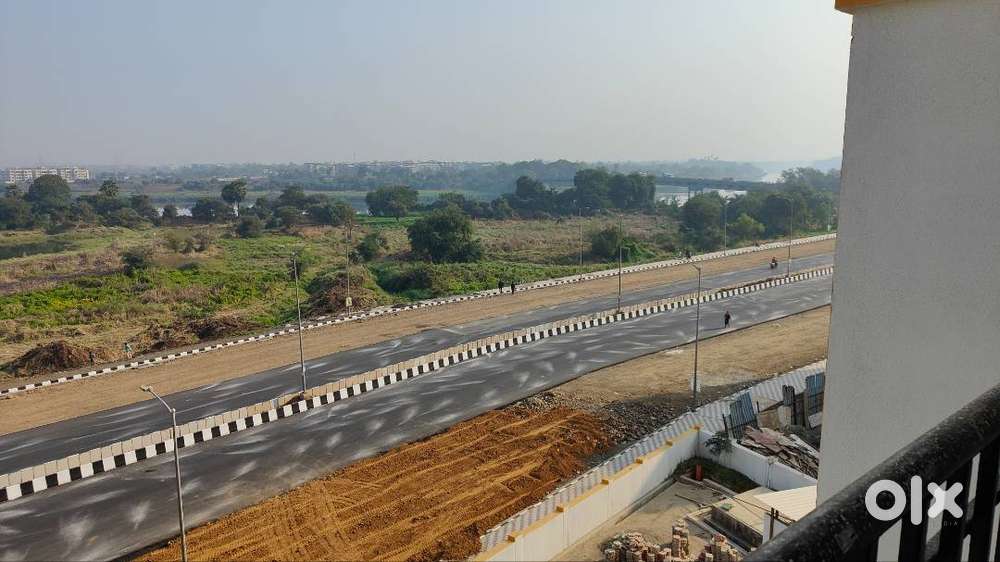 Riverview facing & road front