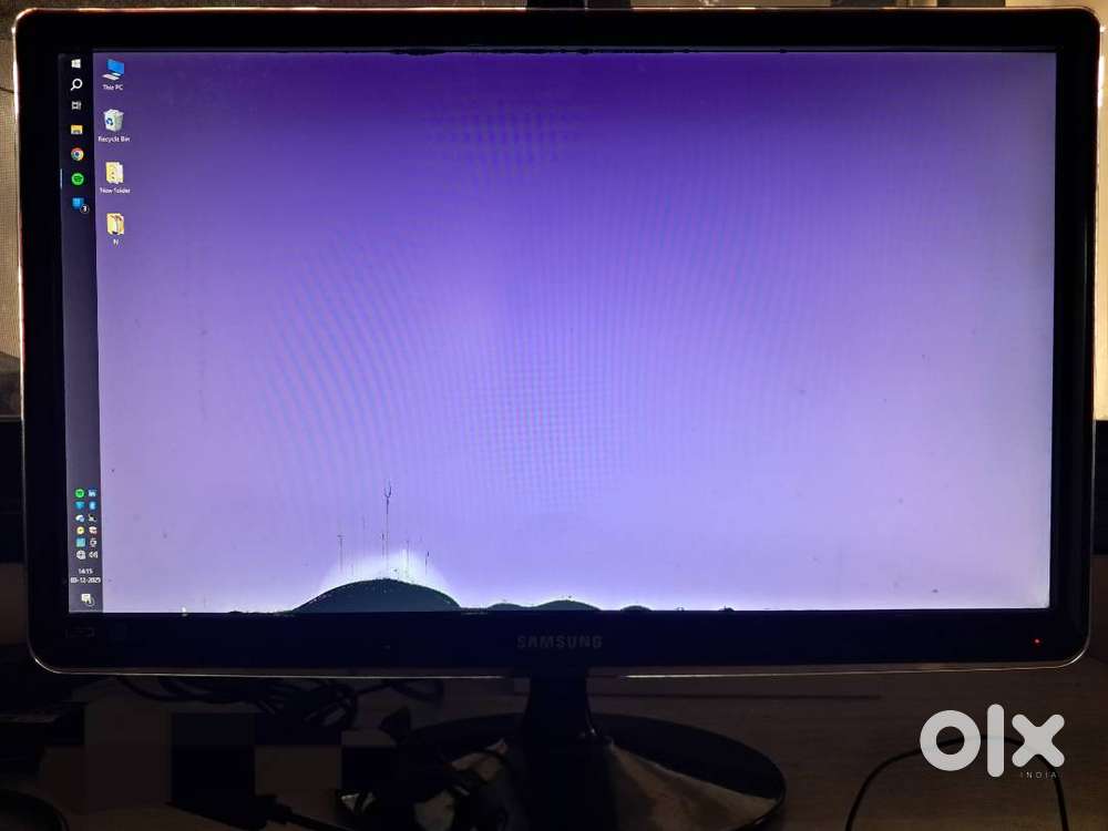 Samsung 24 inch LED Monitor with HDMI Port