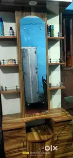 DRESSING TABLE