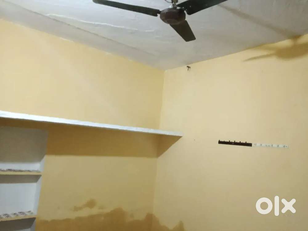 1 single room with common washroom