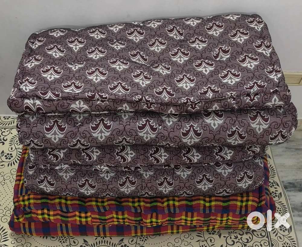 Single bed mattress and double bed mattress