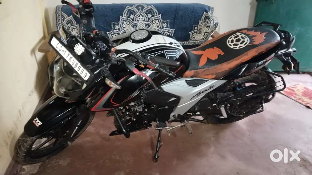 Apache rtr160 4v Bike 2020-21 ki hai very good condition