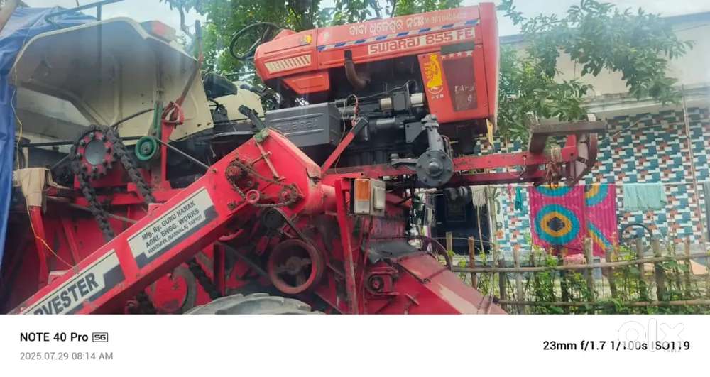 Harvester 2017 model swaraj855 red colour  solid condition