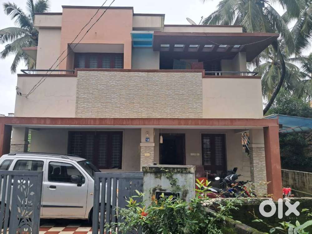 4 bhk 2300sqft Well maintained house for sale near  Chunnambuthara