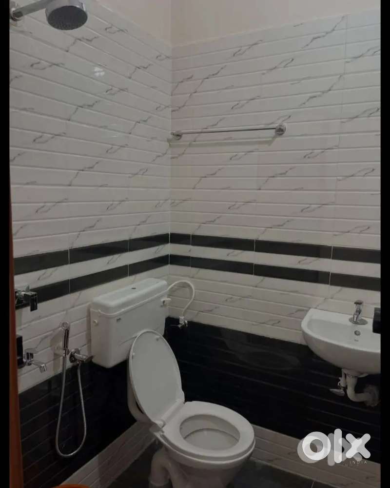 For bachelors1 room available in 2 bhk. Rent 9000 deposit your choice