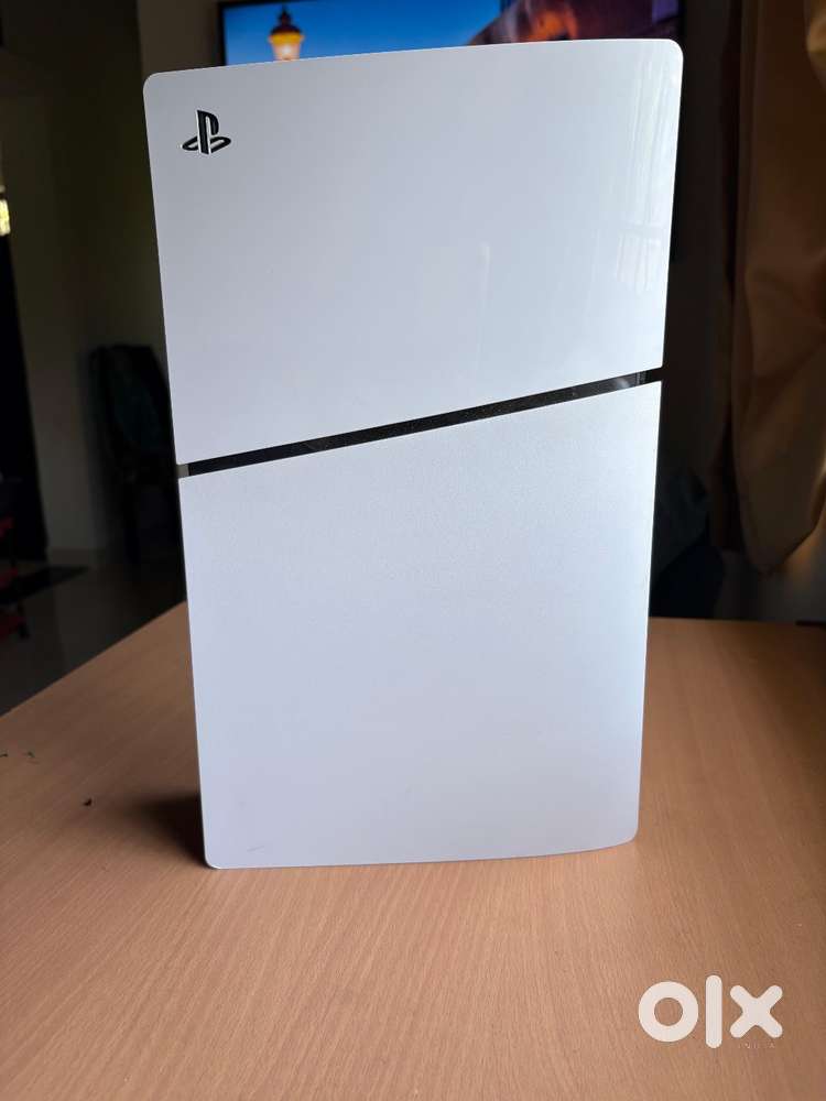 PS5 ( 6 months old )