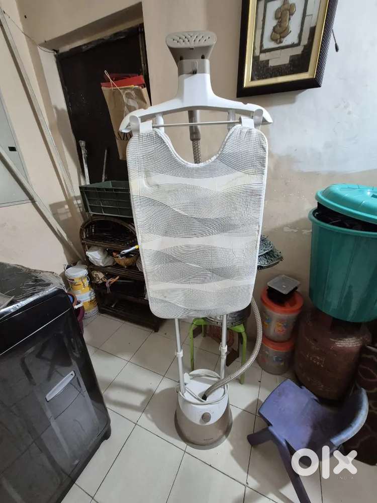 Standing Garments Steamer