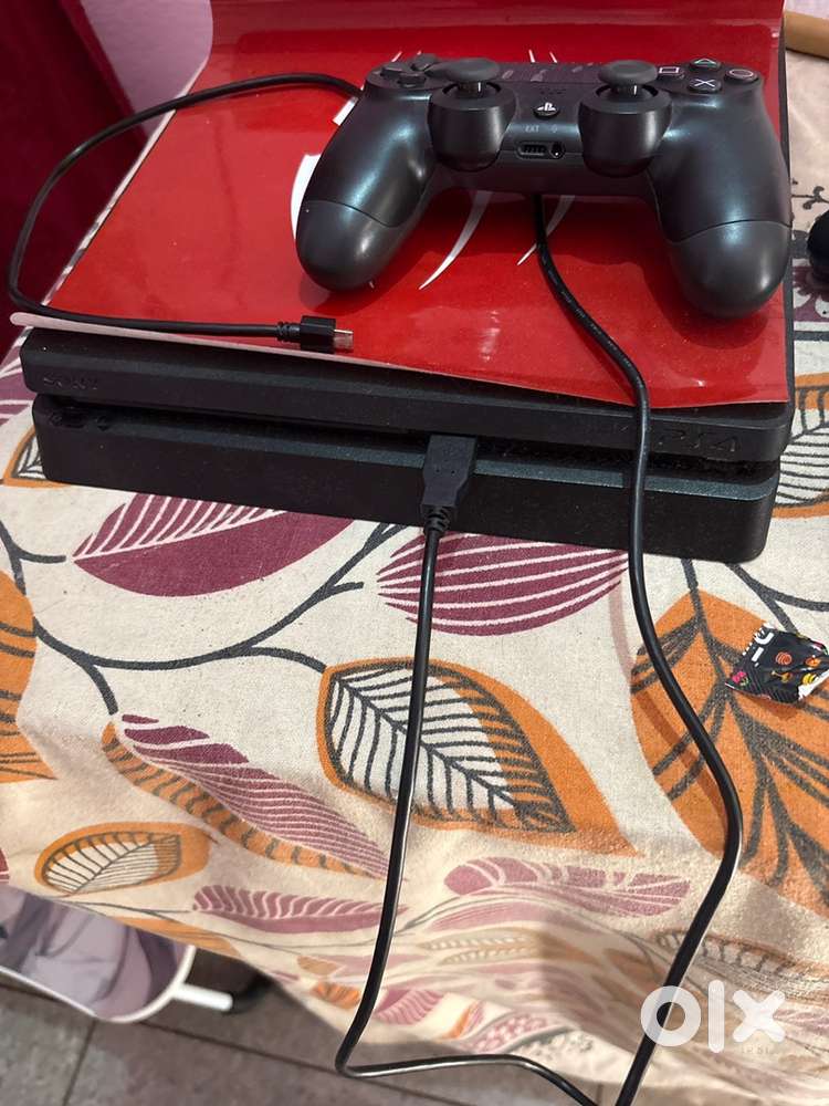 Play station 4 slim
