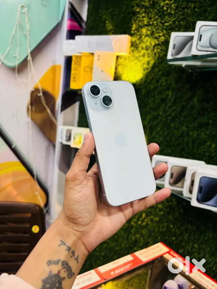 iPhone 15 selling less used condition Bill box available