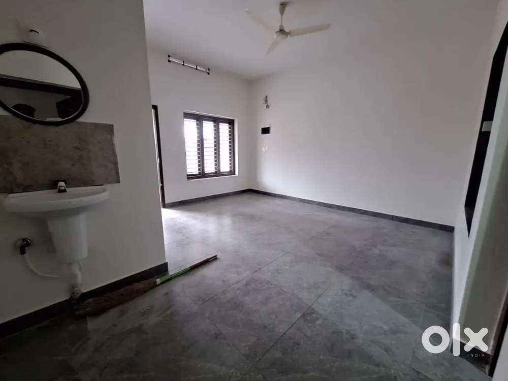 Just town near apartment(office purpose also) for rent in Kalpetta.