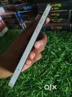 12 hai kohi kmi nhi h panel tuta hua h folder change h battery 78