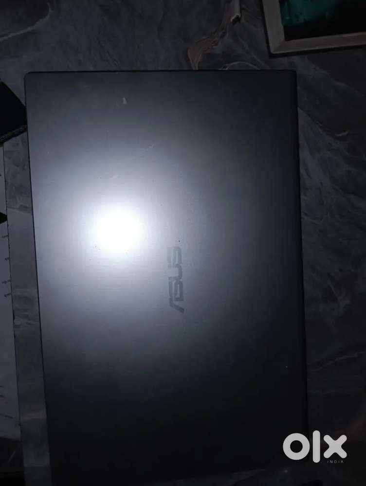 Asus x515M 8gb ram 512 gb ssd