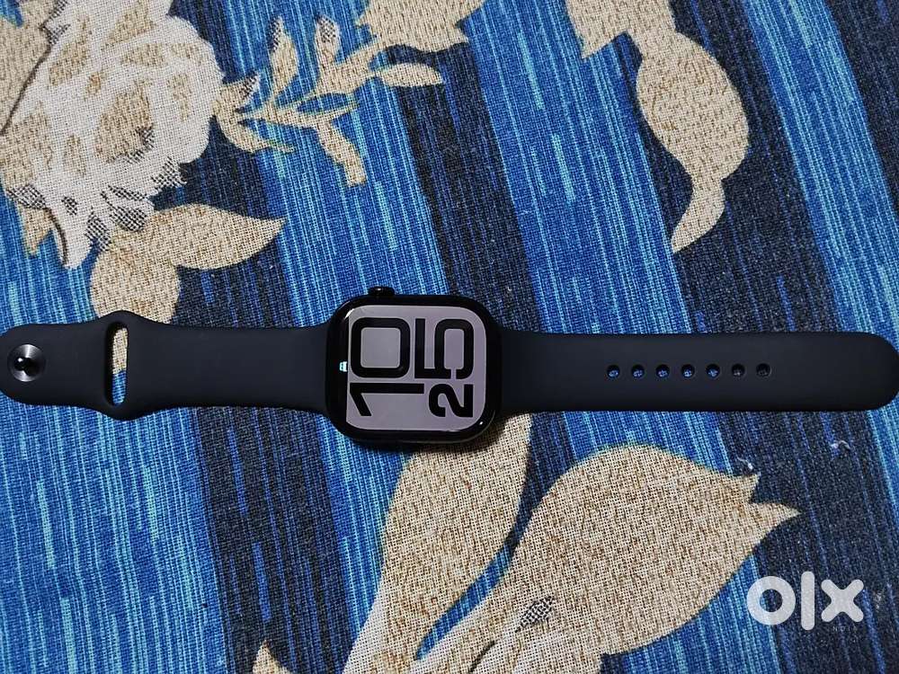 Apple Watch Series 10 One Week Old with Box charger