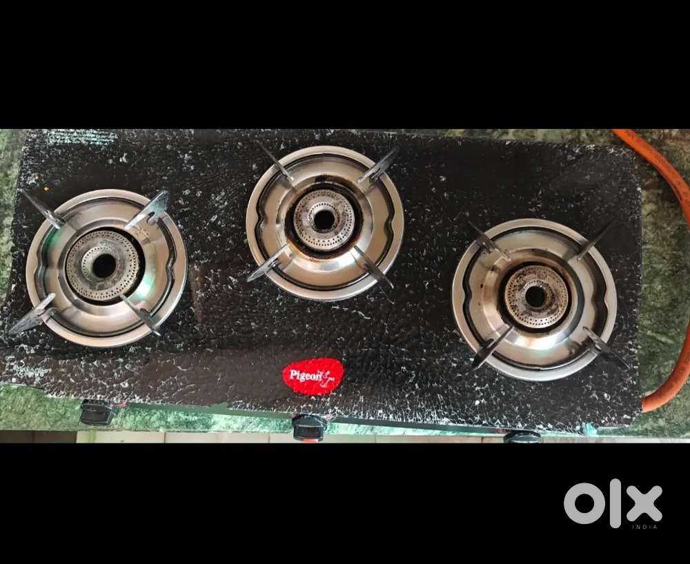 Pigeon 3 burner gas stove with 1 yr warranty