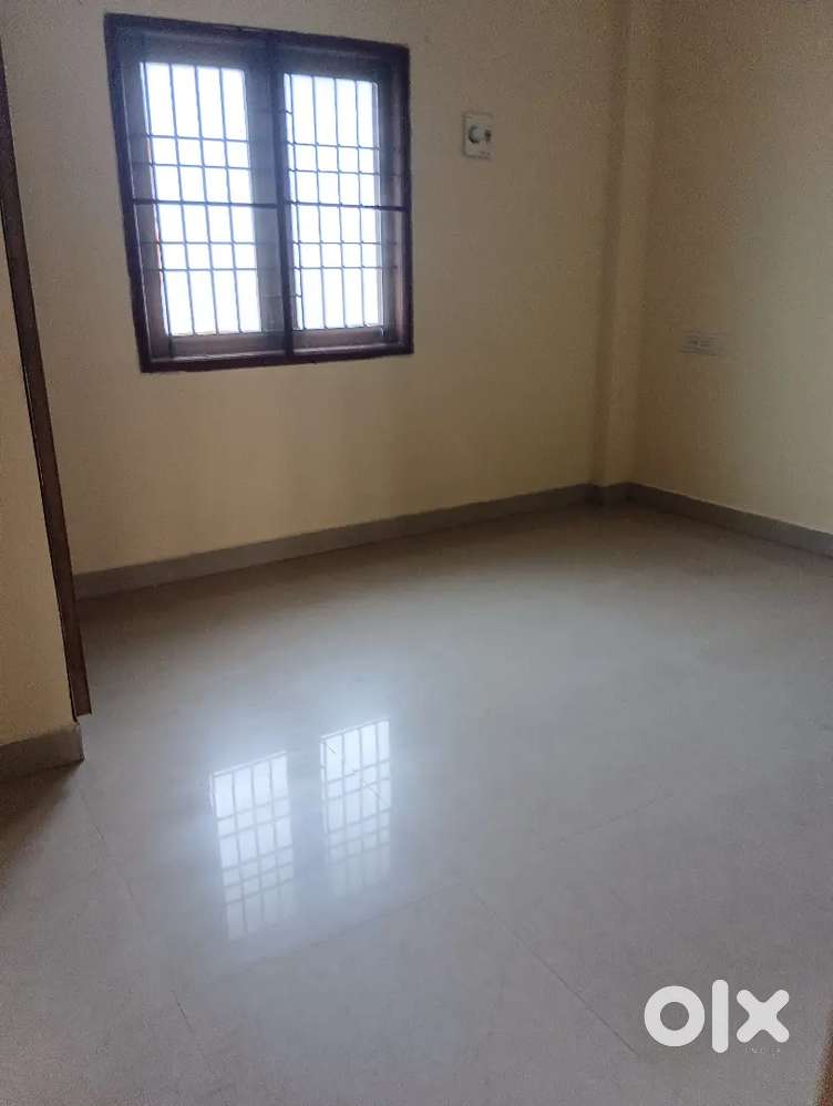 POSH 2BHK FLAT FOR RENT IN POZHICHALUR