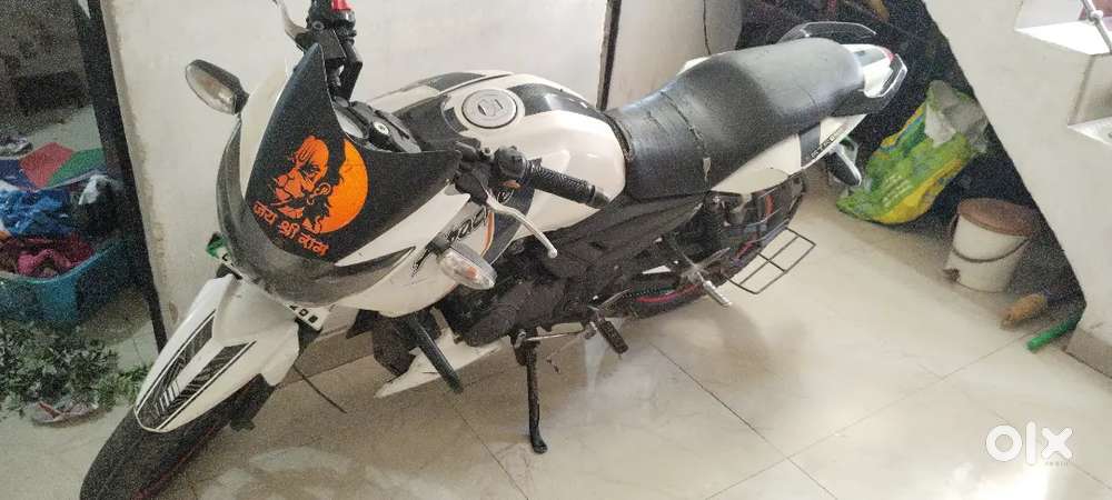 Koi problem nahin Hai single hand bike hai