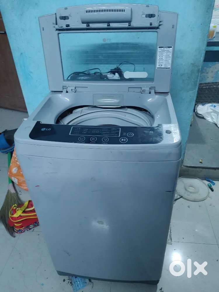 7.5KG LG top load machine under good working condition.