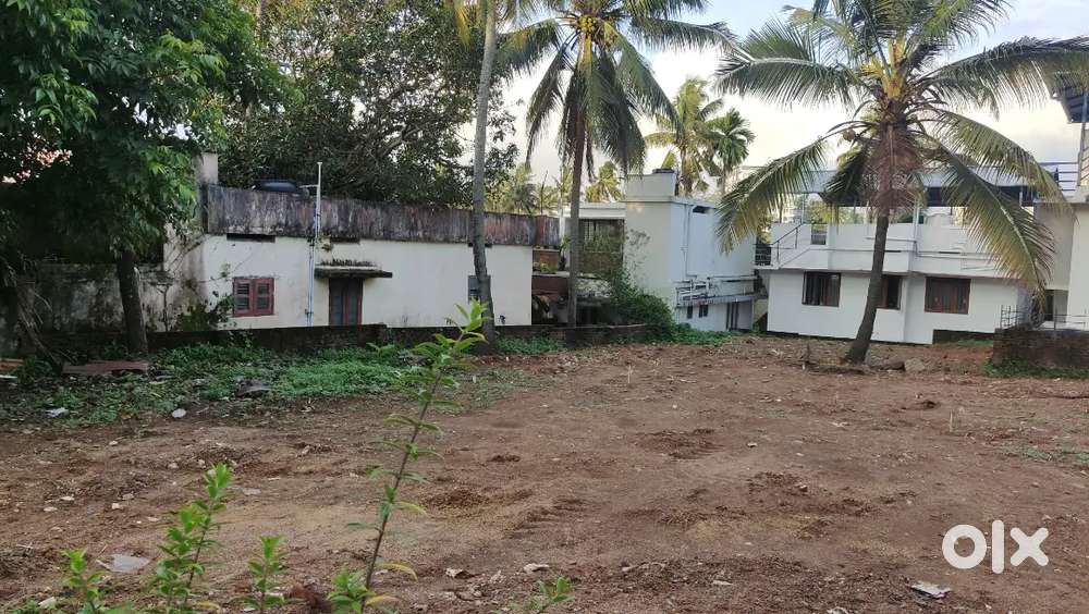 RESIDENTIAL  LAND FOR SALE IN NEAR  KUMARAPURAM MURINJAPALAM
