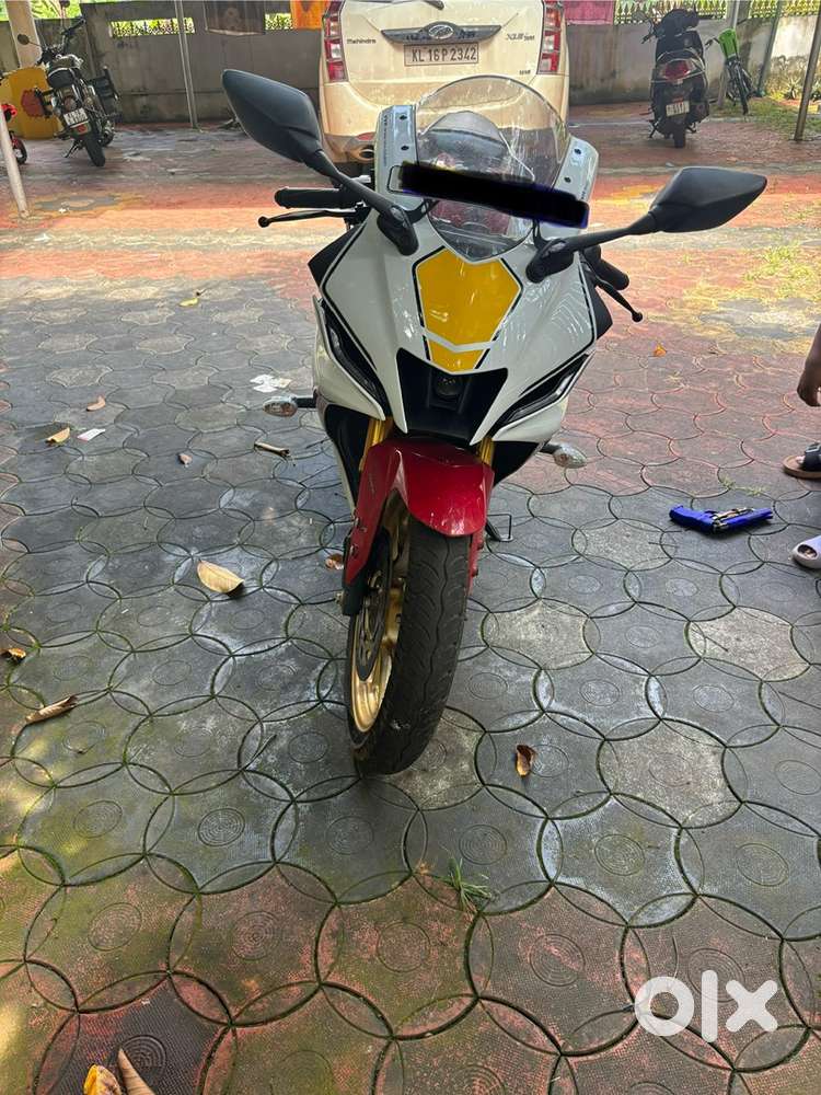 Yamaha r15 v4