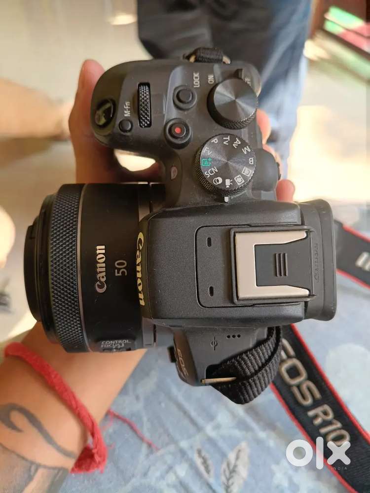 Canon r10 camera and lanse