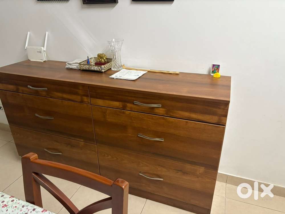 Crockery Shelf & cupboard-6*1.5*4 feet