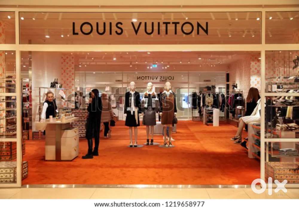 Sales staff required in showroom