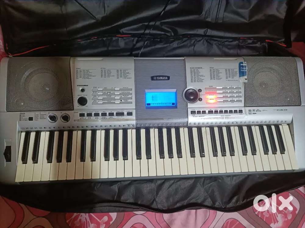 Yamaha 403 keyboard