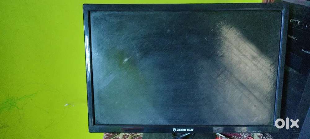 Computer moniter