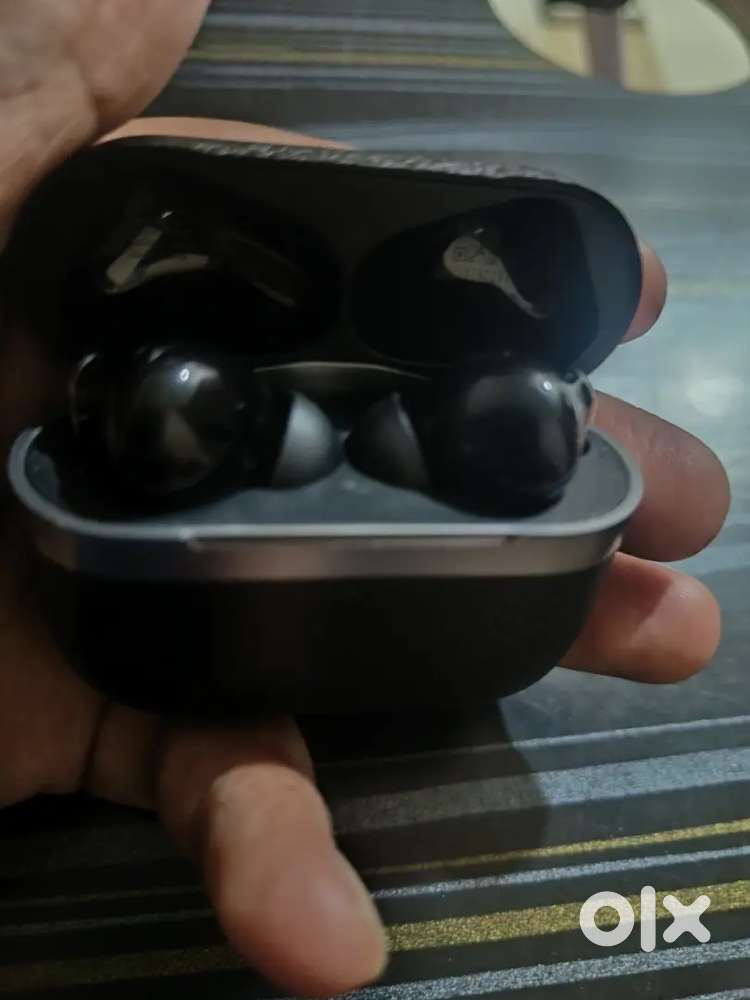 Earbuds boat