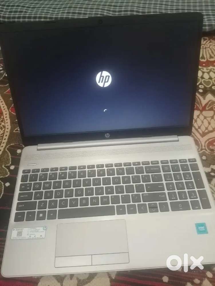 HP laptop sale new brand 8 month purana price 20000