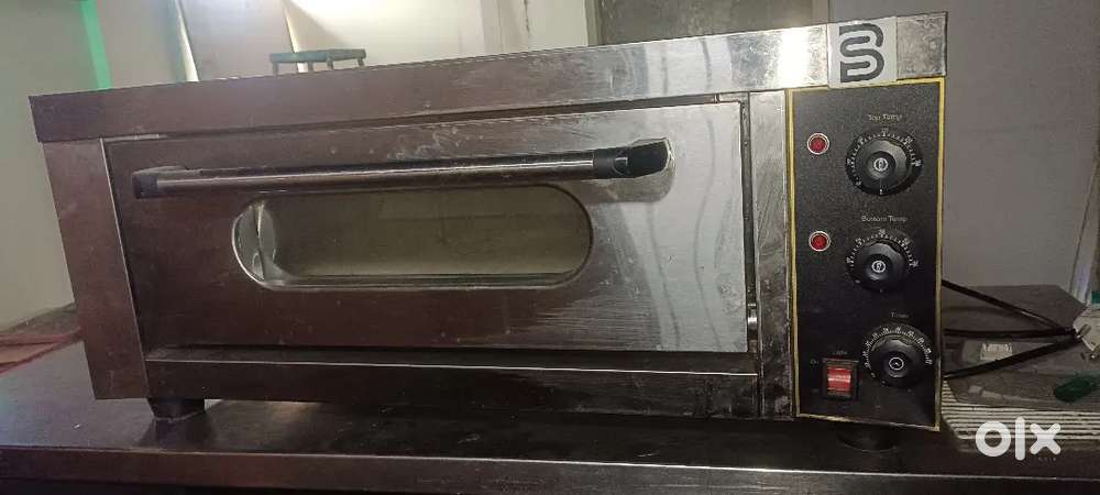 Pizza oven and deep freeze