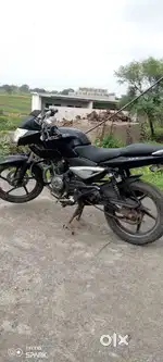 Gadi mein battery bhi new hai gadi chalne mein badhiya hai