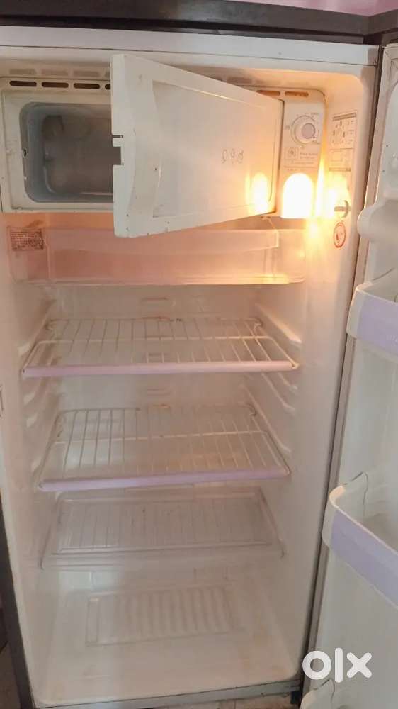 LG Fridge Good Condition Just need to refill gas