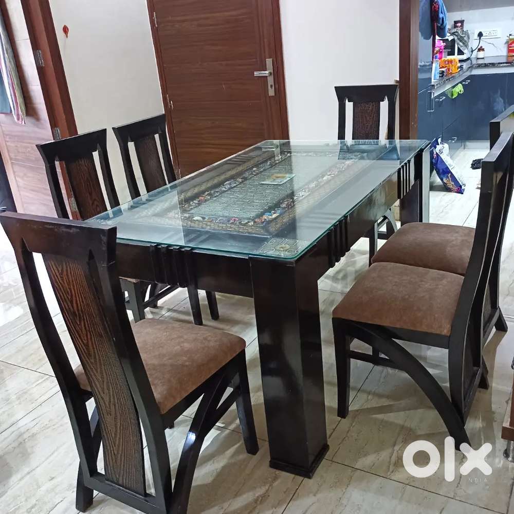 Dinning table 6 seater