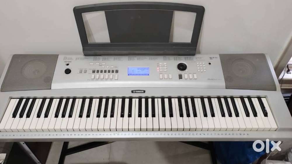 YAMAHA YPG225/DGX220 KEYBOARD FOR SALE PRICE 30,000 (FIXED)