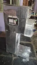 Flour grinder machine
