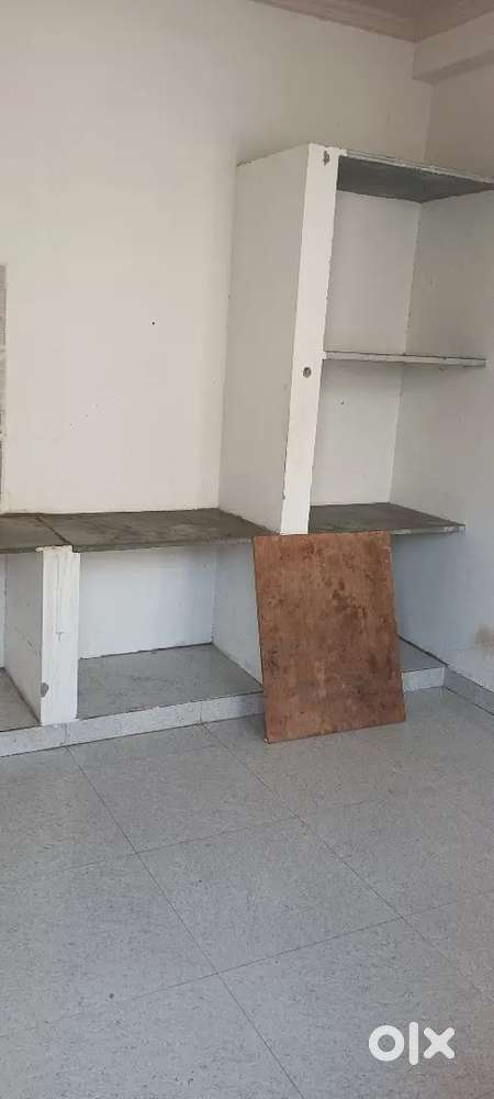 1 room let bath kitchen