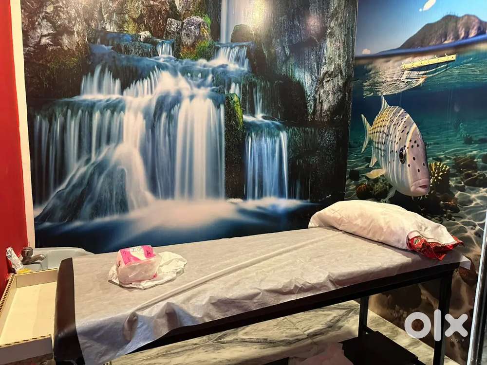 Massage therapist female good looking age 22 to 25