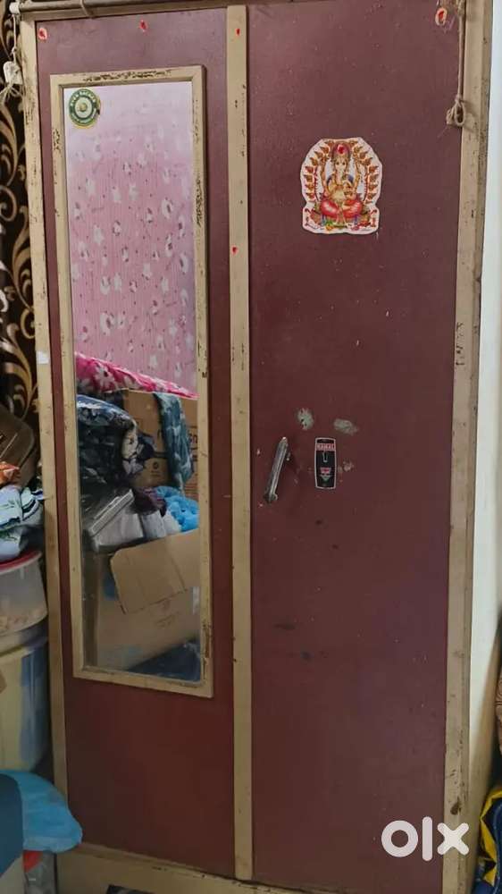 Cupboard for keeping clothes