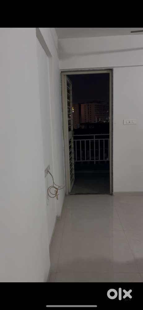 female flatmate required in semi furnished flat