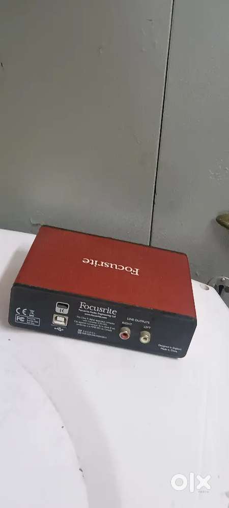 Scarlett Solo 2nd Gen Audio interface and Microphone Price negotiable