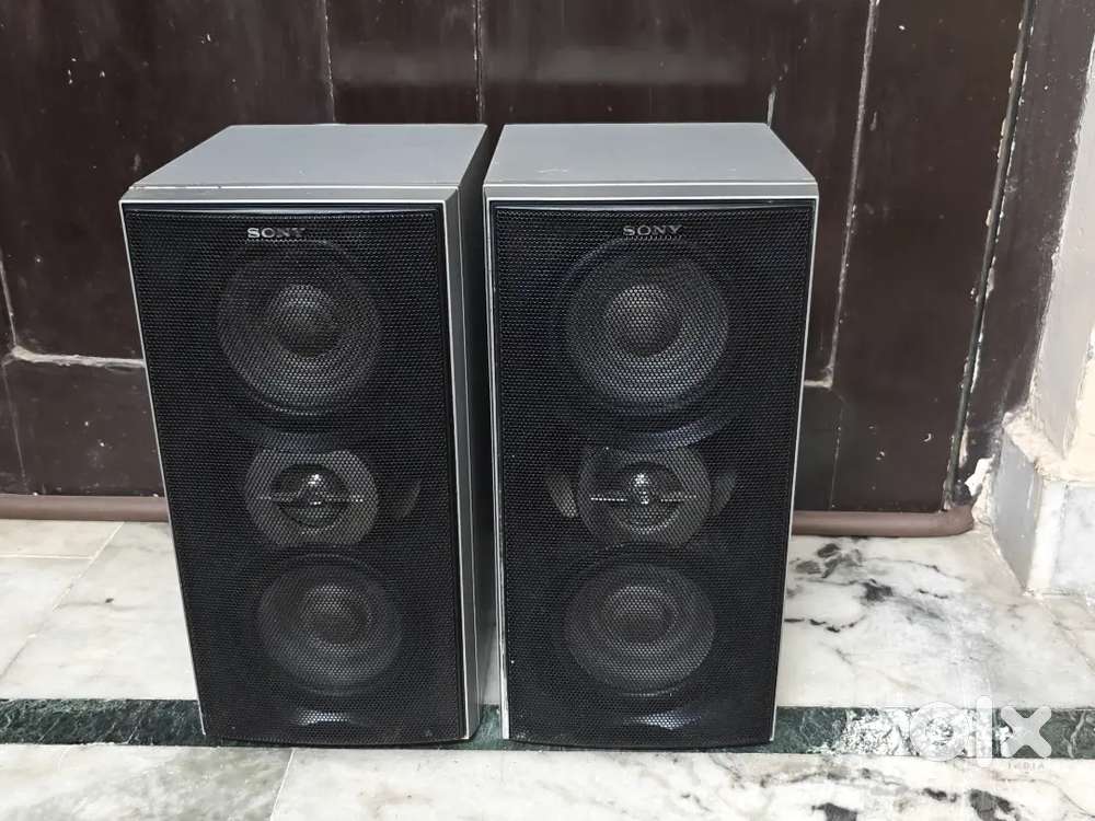 Sony 2 speaker 4 ohms 100watts used any AV receiver avr