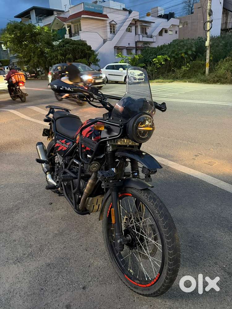 Fully customised with good condition, time to serviced in showroom