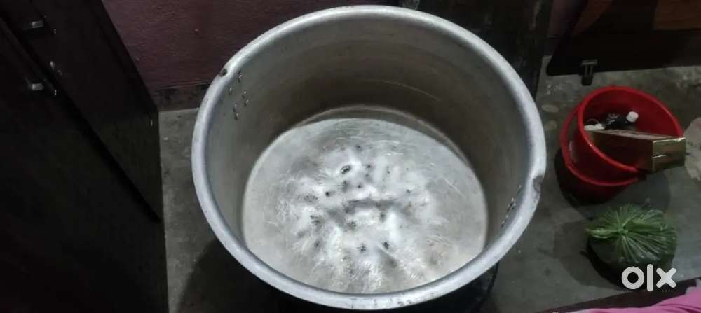 Kitchen wala bartan halwayi k liye
